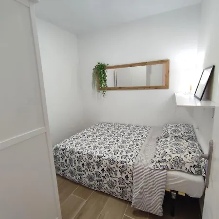 Monicas Place Апартаменты *